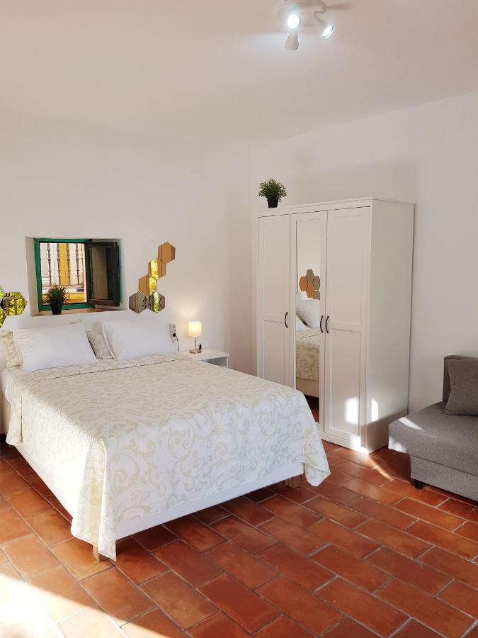 Patio Andaluz Siglo XVI Apartment Seville Exterior photo